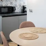 Monika By Upstairs Apartamento *