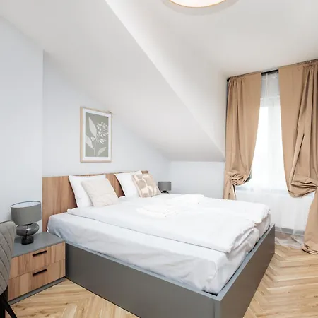 Modern Comfort - Langiewicza - By Upstairs Apartment Krakow