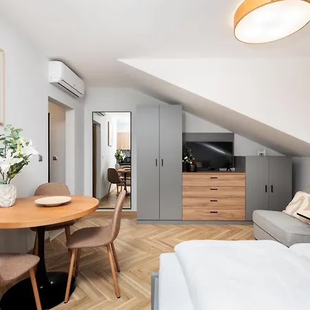 Apartment Modern Comfort - Langiewicza - By Upstairs