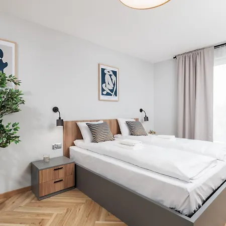 Monika By Upstairs Cracóvia