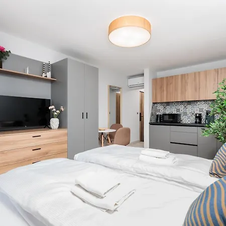 Monika By Upstairs * Cracóvia